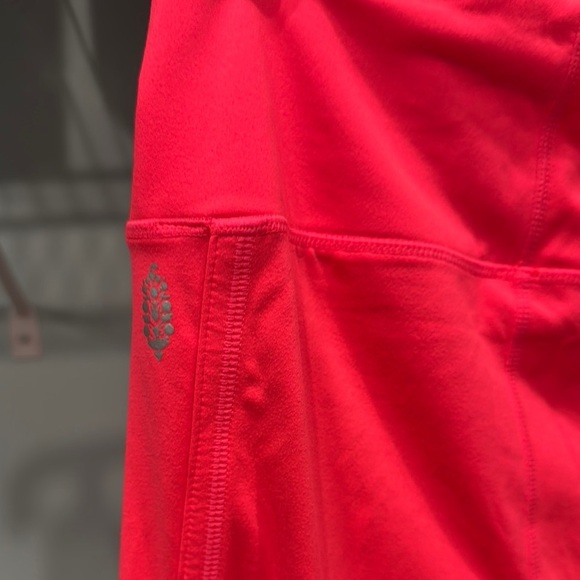 Free People Movement 3/4 legging cutout - Picture 6 of 7